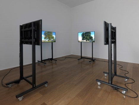 mark-wallinger-portrait-of-an-artist-with-an-iphone-body-image-1456828071